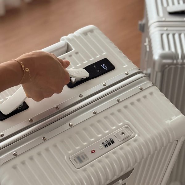 Valise rigide légère – Balance intégrée + compartiment dossiers/PC